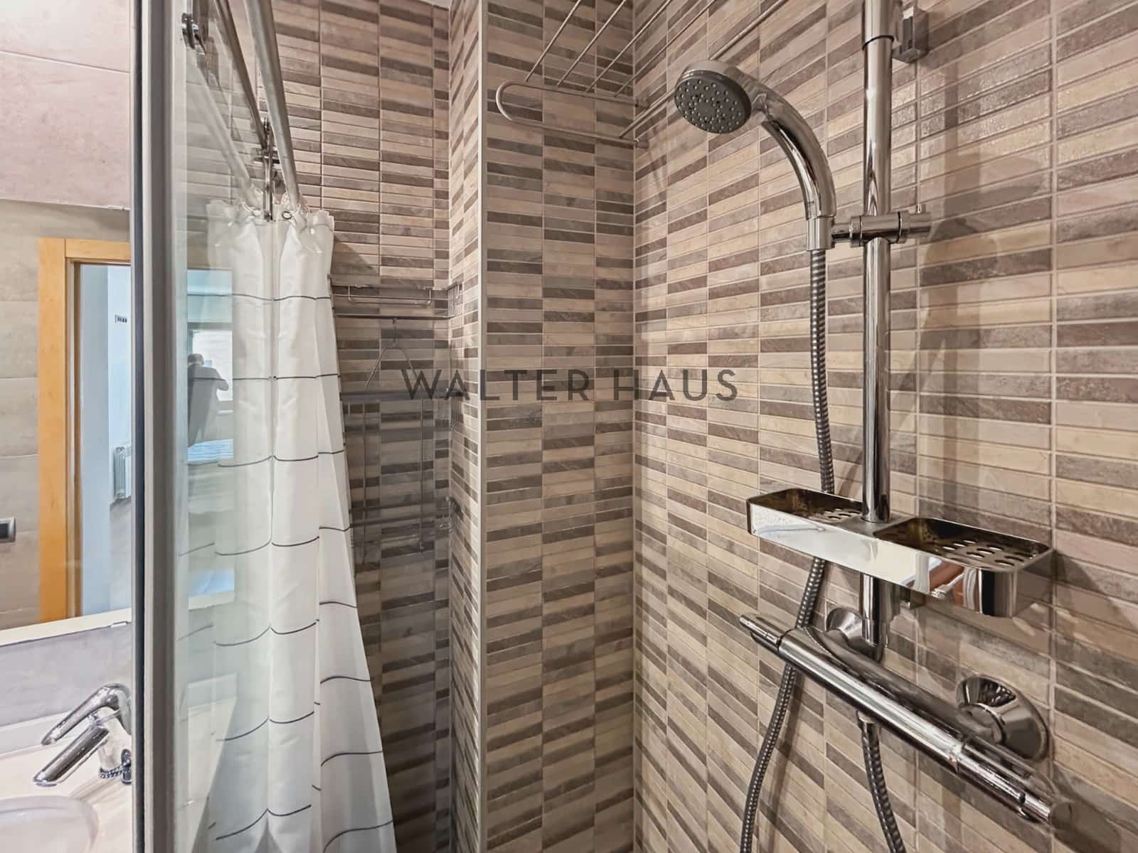 3 soveværelse Lejlighed til leje i Barcelona by - € 3.885 (Ref: 8937849)