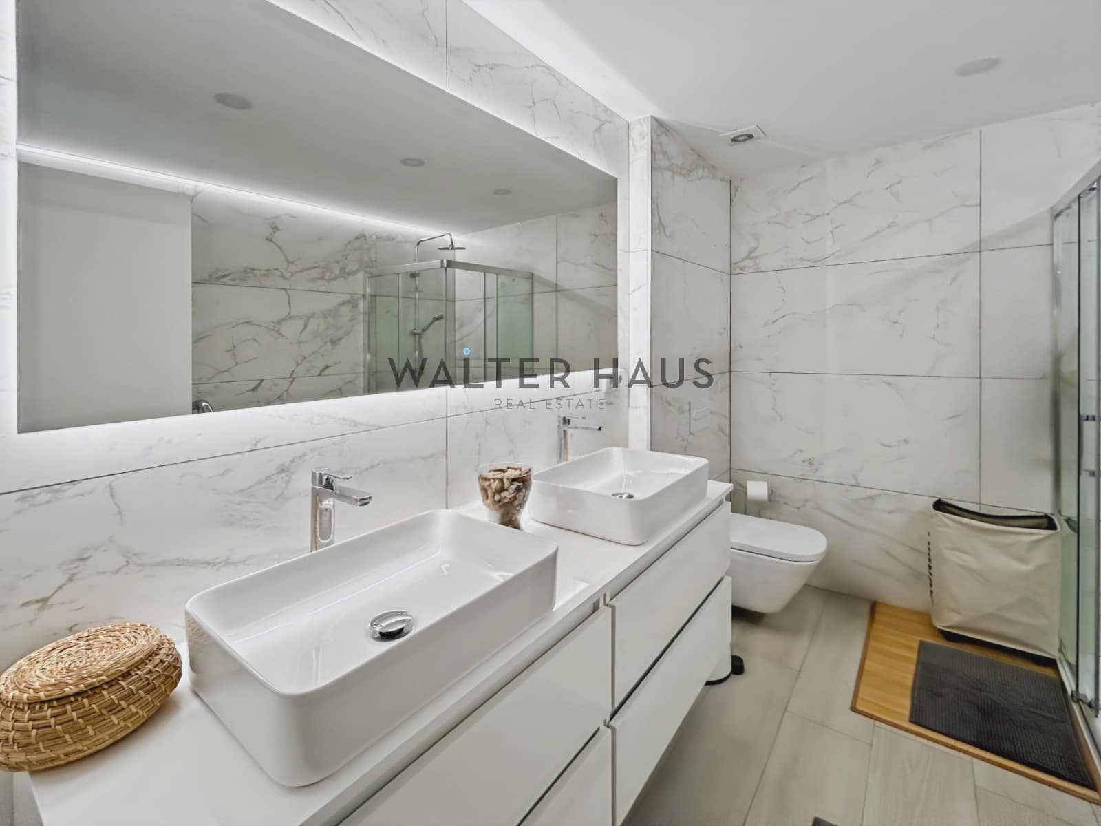 3 bedroom Flat for rent in Barcelona city - € 5,500 (Ref: 8956132)