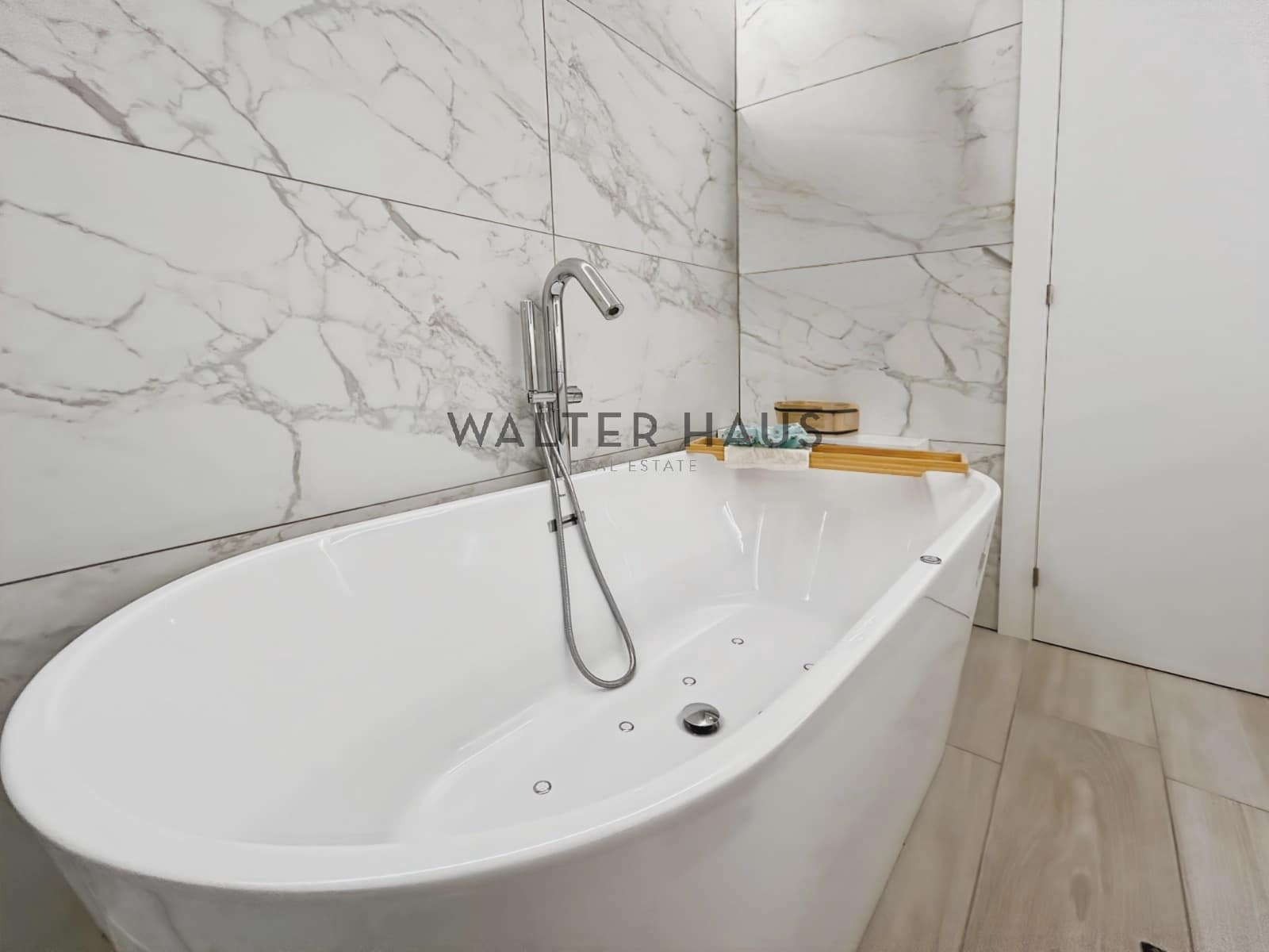 3 bedroom Flat for rent in Barcelona city - € 5,500 (Ref: 8956132)