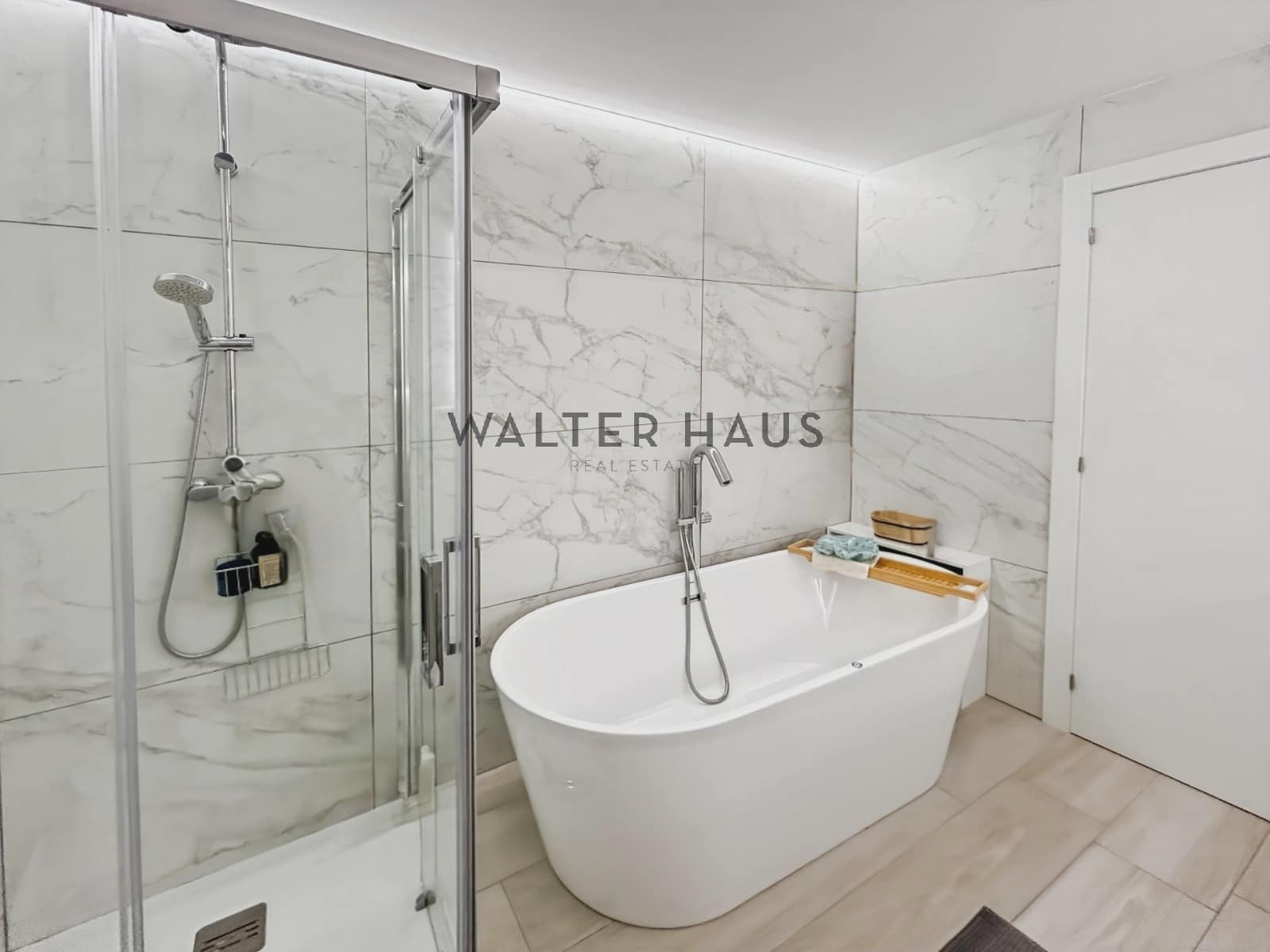 3 bedroom Flat for rent in Barcelona city - € 5,500 (Ref: 8956132)