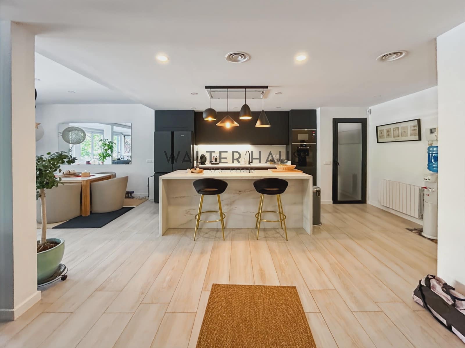 3 bedroom Flat for rent in Barcelona city - € 5,500 (Ref: 8956132)