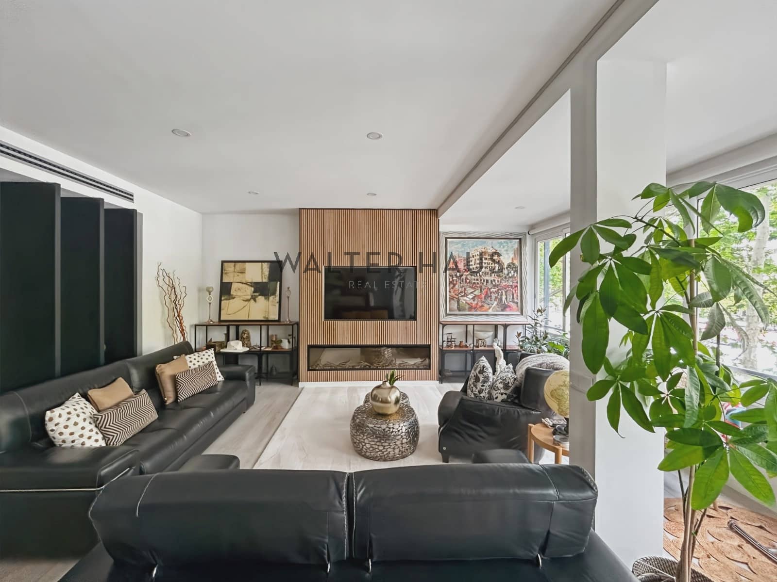 3 bedroom Flat for rent in Barcelona city - € 5,500 (Ref: 8956132)