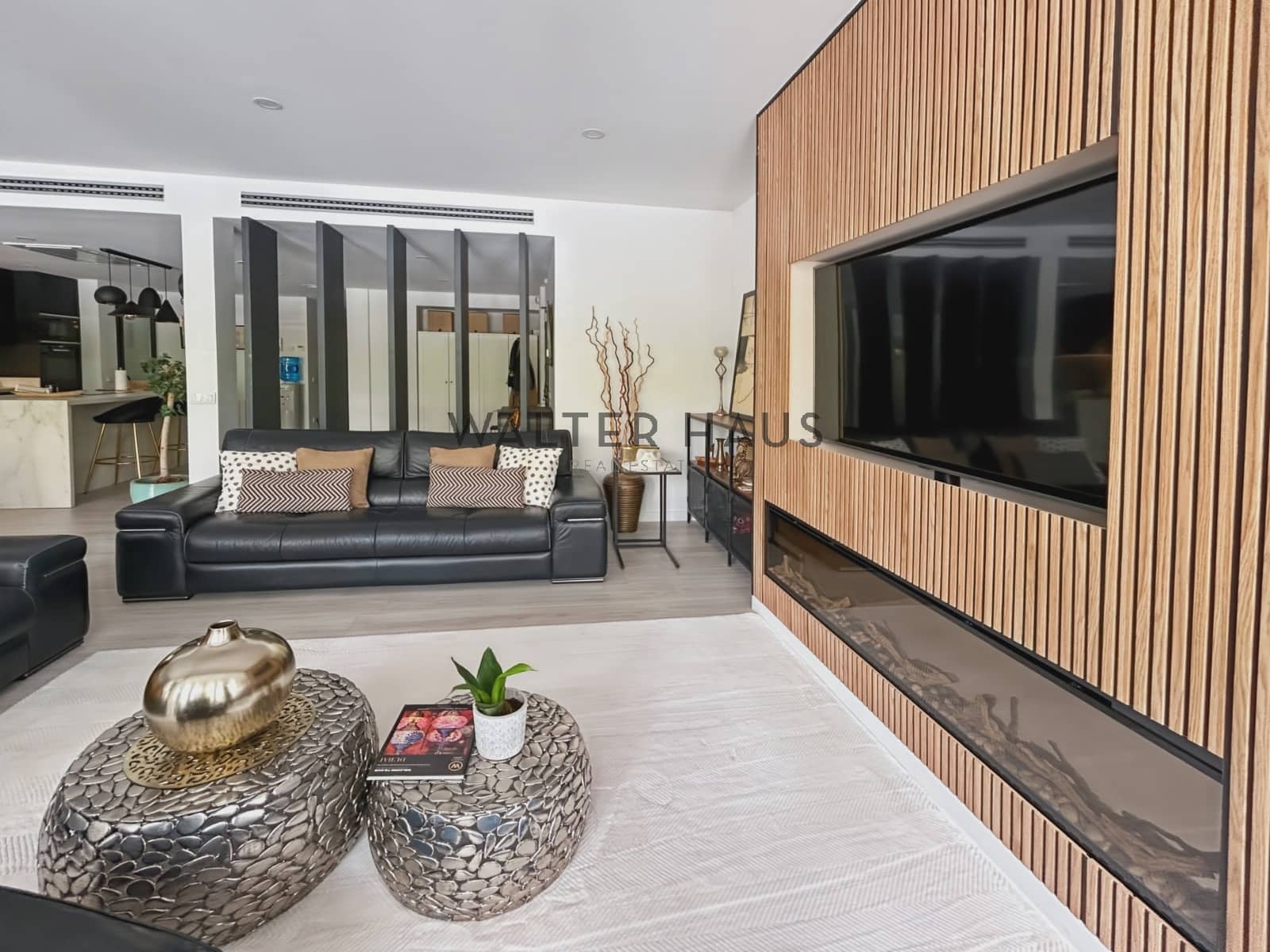 3 bedroom Flat for rent in Barcelona city - € 5,500 (Ref: 8956132)