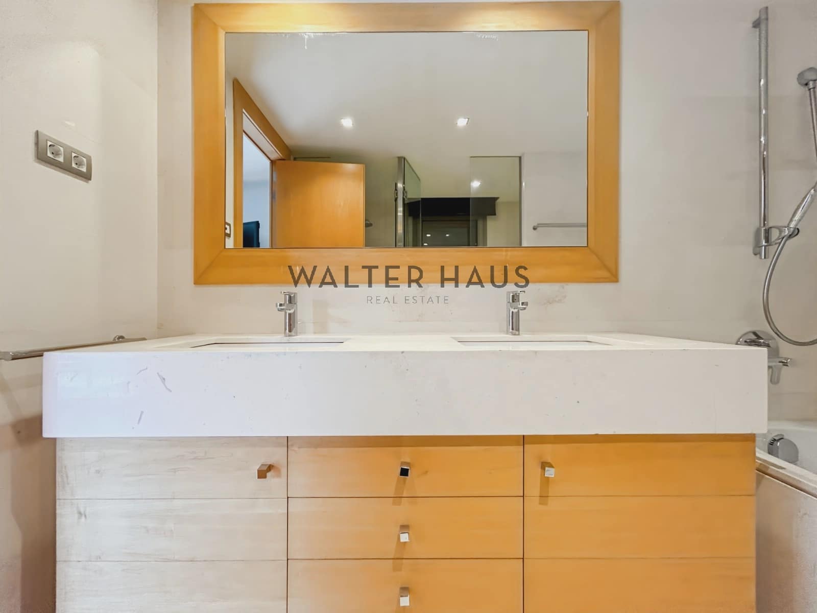 4 soverom Leilighet til leie i Barcelona by med svømmebasseng - € 5 800 (Ref: 8969569)