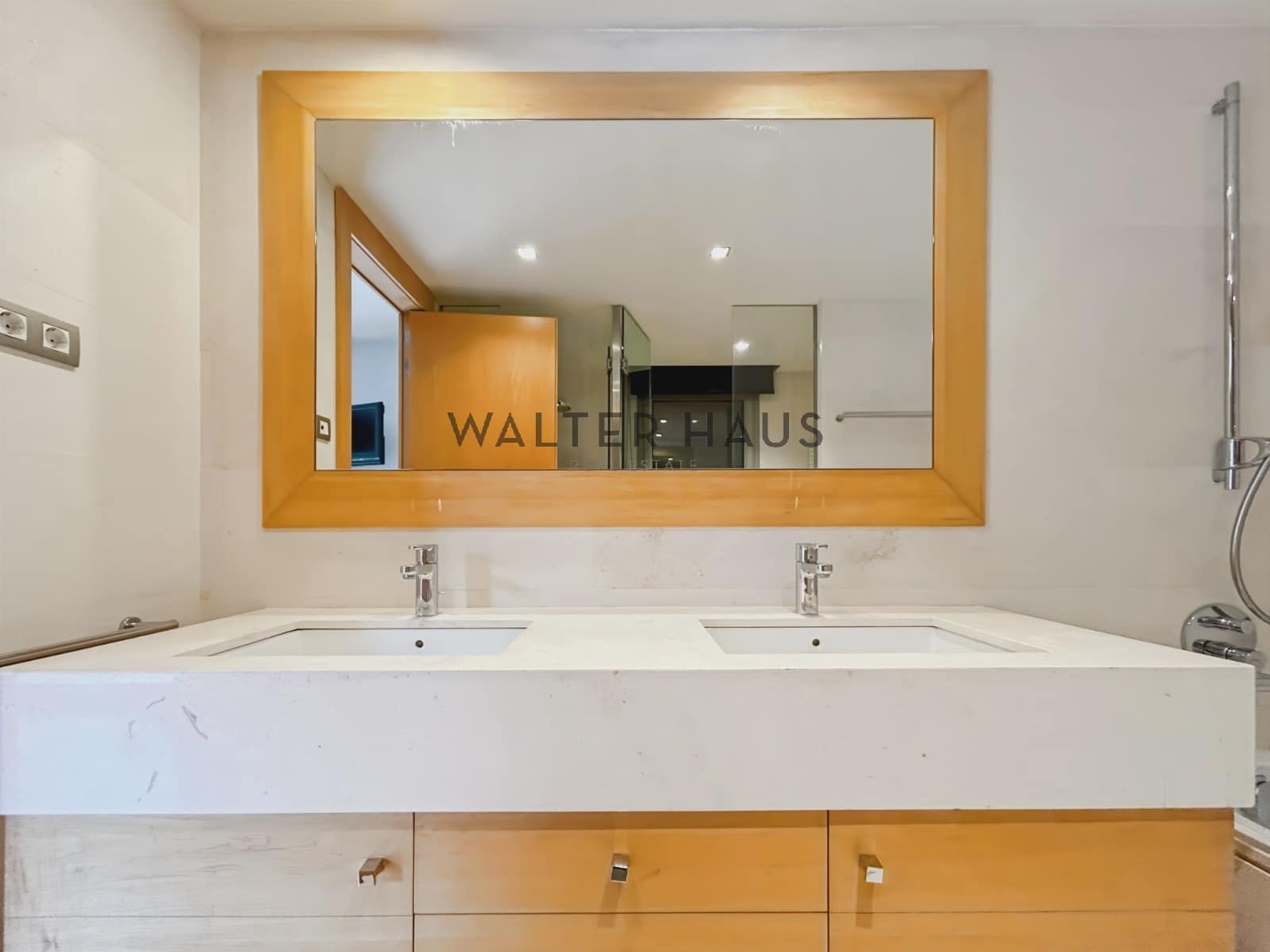 4 soverom Leilighet til leie i Barcelona by med svømmebasseng - € 5 800 (Ref: 8969569)