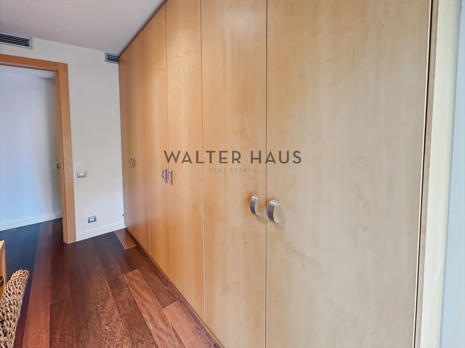 4 soverom Leilighet til leie i Barcelona by med svømmebasseng - € 5 800 (Ref: 8969569)