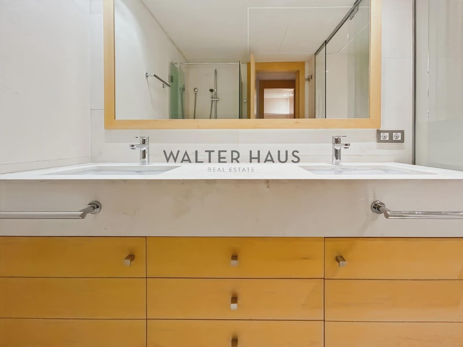 4 soverom Leilighet til leie i Barcelona by med svømmebasseng - € 5 800 (Ref: 8969569)