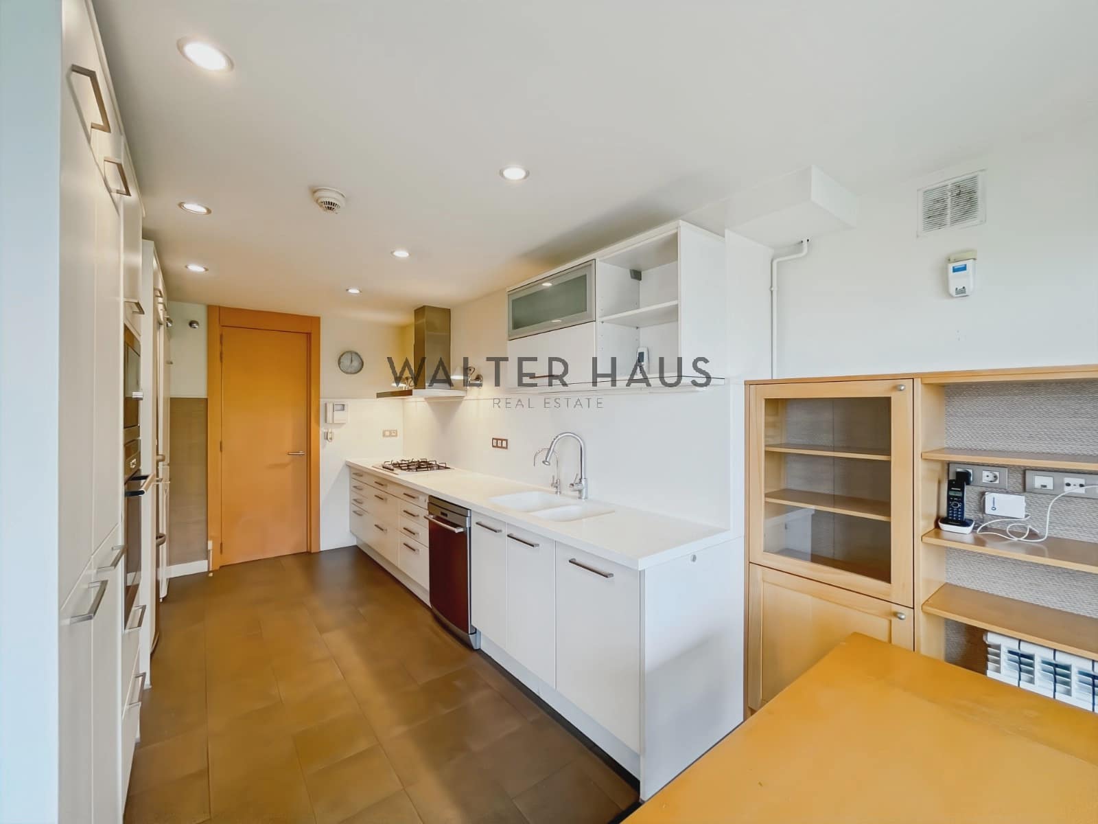 4 soverom Leilighet til leie i Barcelona by med svømmebasseng - € 5 800 (Ref: 8969569)