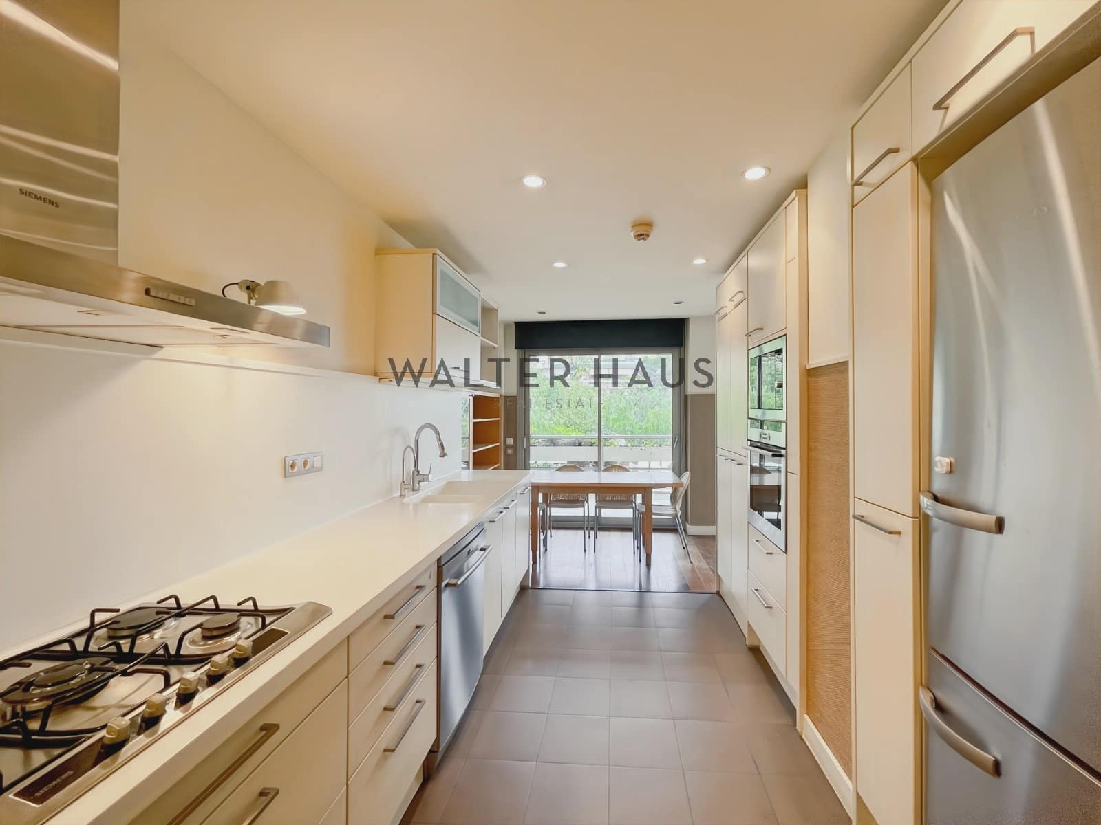 4 soverom Leilighet til leie i Barcelona by med svømmebasseng - € 5 800 (Ref: 8969569)