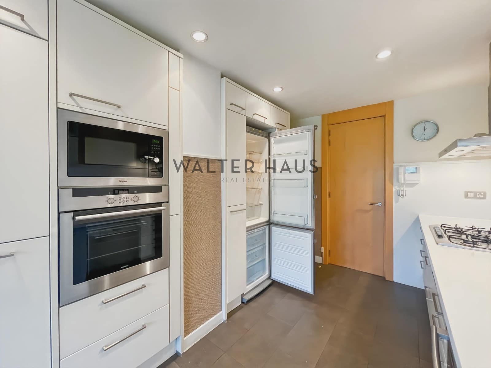 4 soverom Leilighet til leie i Barcelona by med svømmebasseng - € 5 800 (Ref: 8969569)