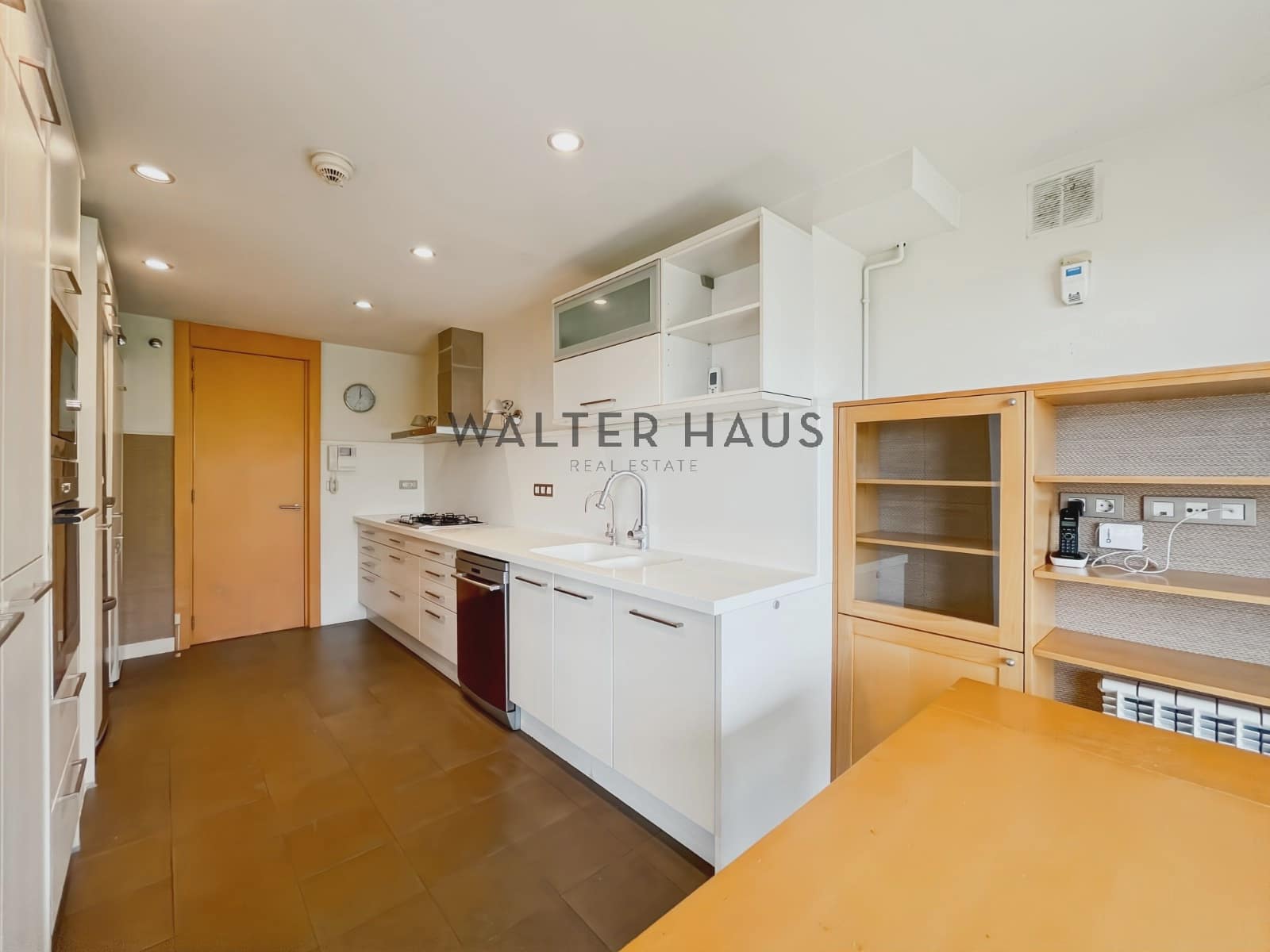 4 soverom Leilighet til leie i Barcelona by med svømmebasseng - € 5 800 (Ref: 8969569)