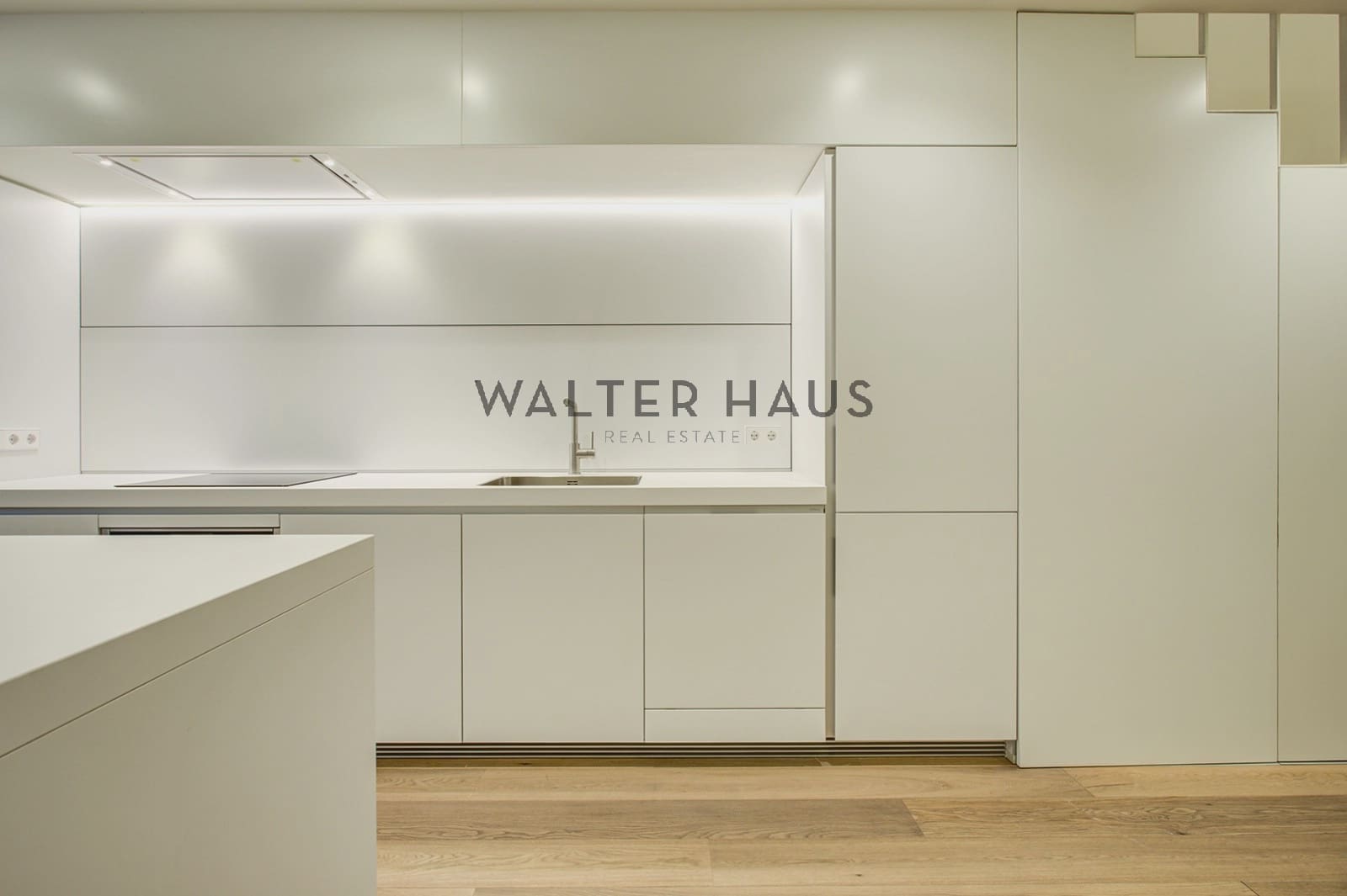 3 bedroom Apartment for sale in Barcelona city - € 2,188,000 (Ref: 8989580)