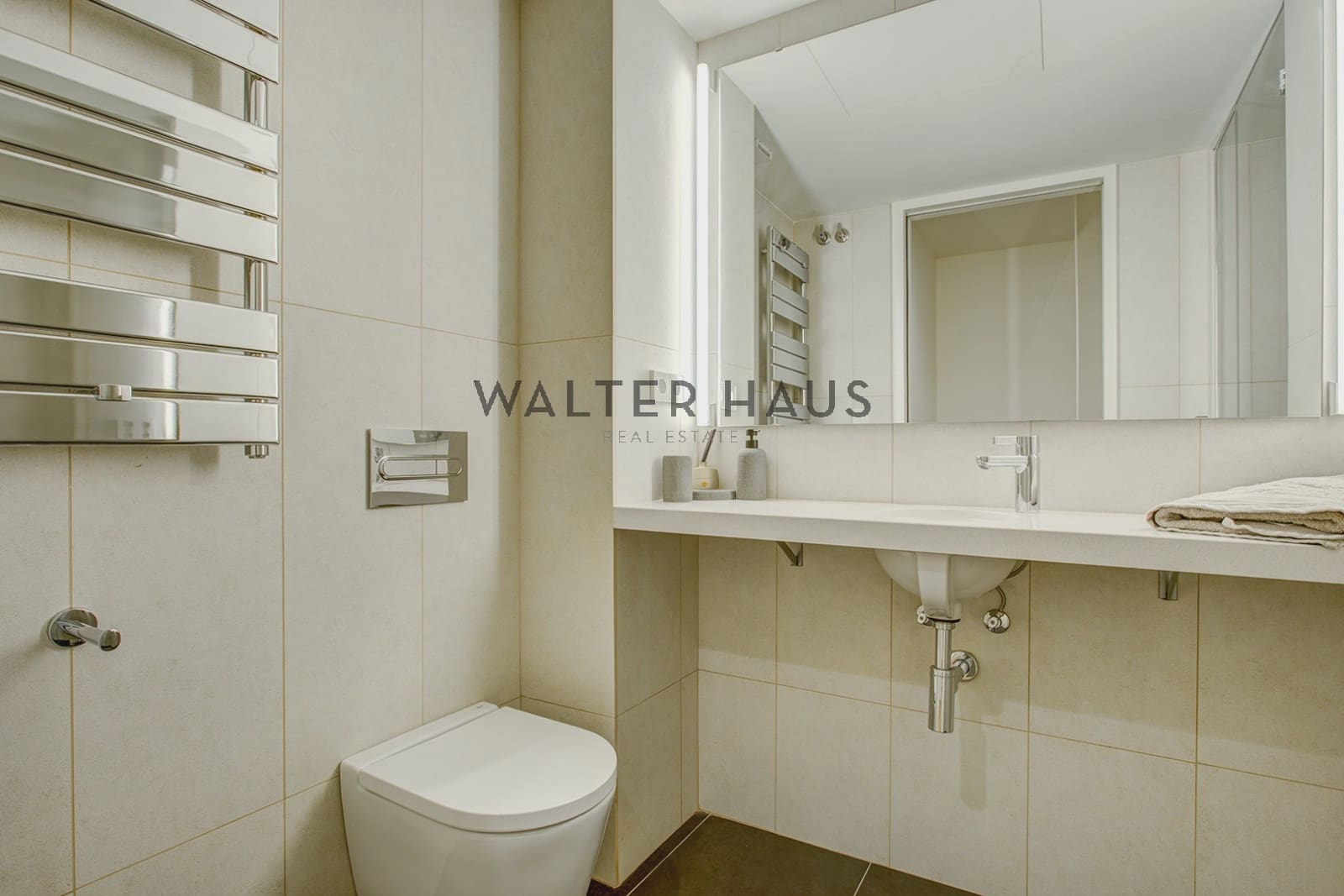 3 bedroom Apartment for sale in Barcelona city - € 2,188,000 (Ref: 8989580)