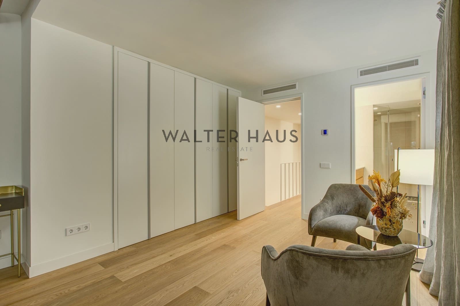 3 bedroom Apartment for sale in Barcelona city - € 2,188,000 (Ref: 8989580)