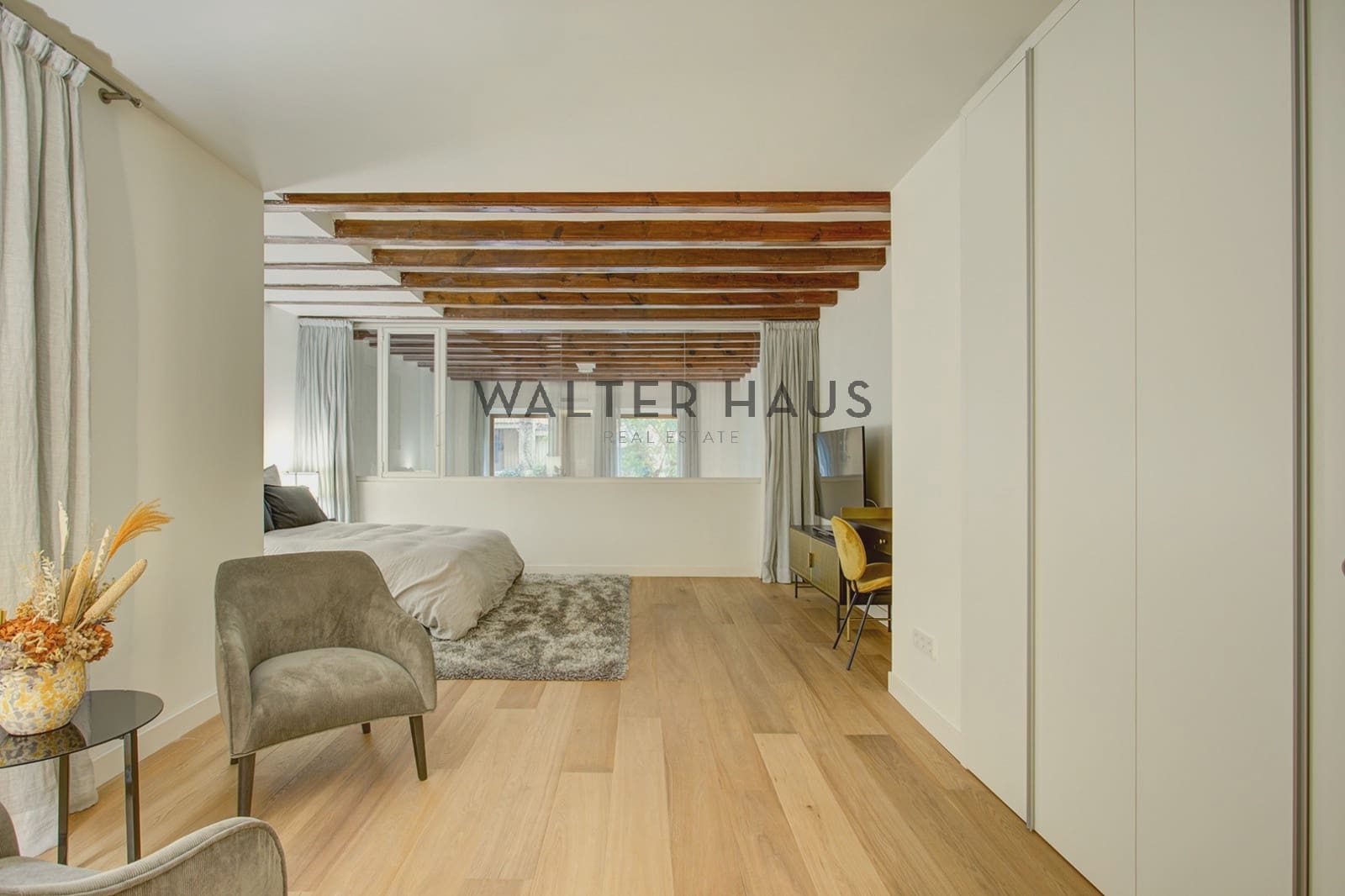 3 bedroom Apartment for sale in Barcelona city - € 2,188,000 (Ref: 8989580)