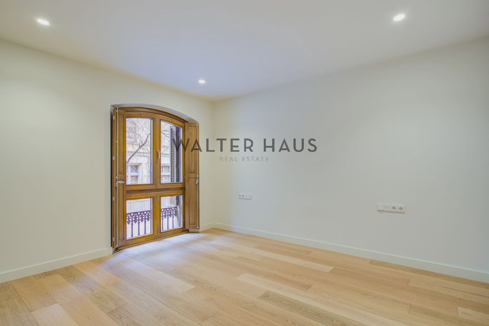 3 bedroom Apartment for sale in Barcelona city - € 2,188,000 (Ref: 8989580)