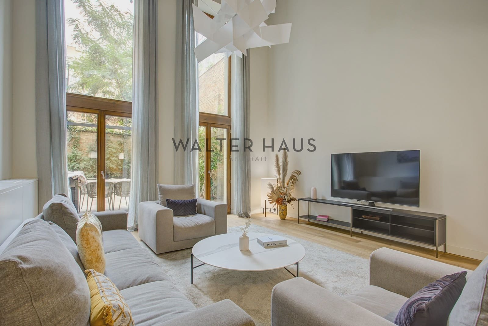 3 bedroom Apartment for sale in Barcelona city - € 2,188,000 (Ref: 8989580)