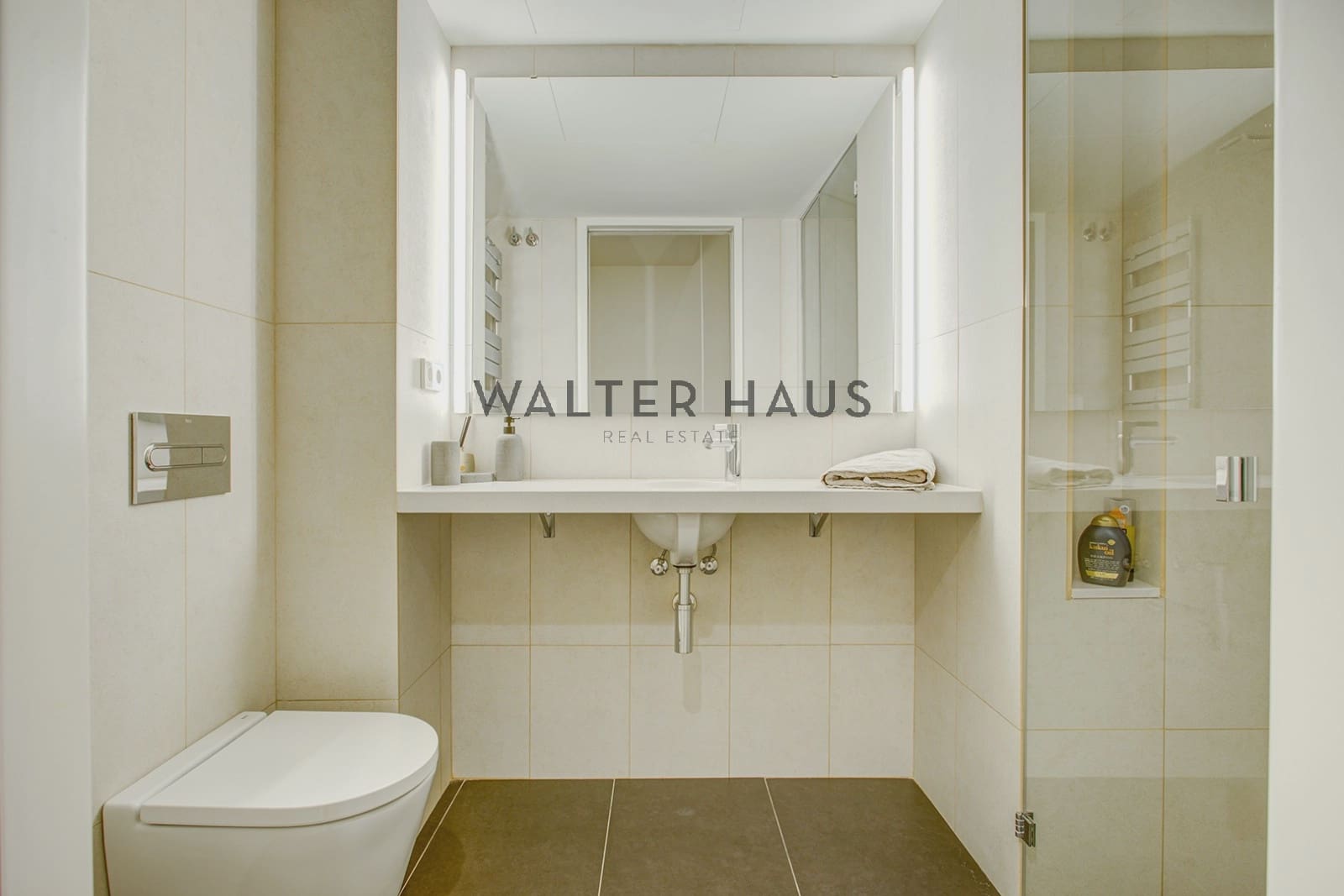 3 bedroom Apartment for sale in Barcelona city - € 2,188,000 (Ref: 8989580)