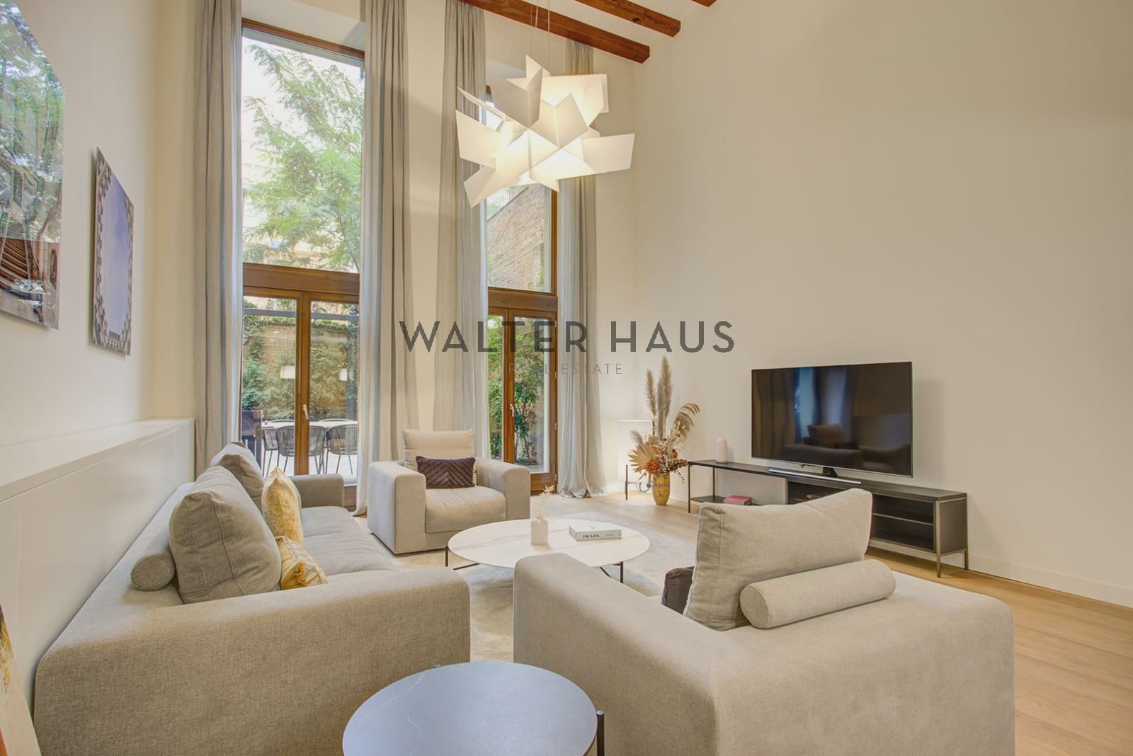 3 bedroom Apartment for sale in Barcelona city - € 2,188,000 (Ref: 8989580)