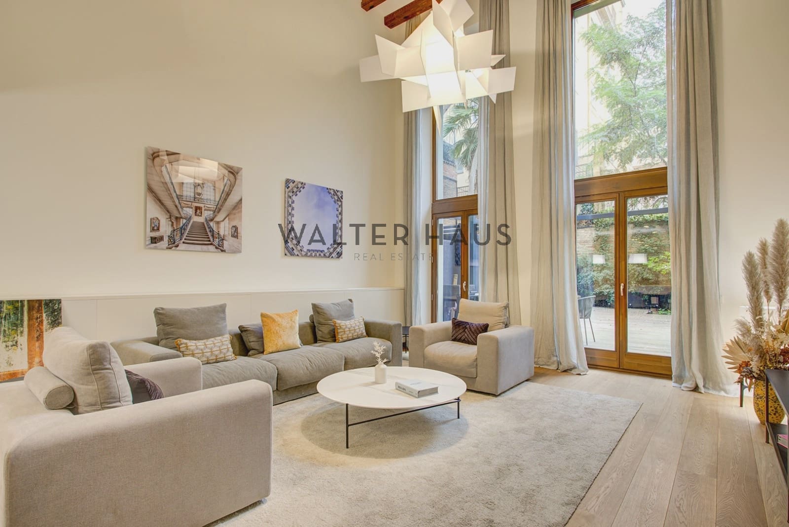 3 bedroom Apartment for sale in Barcelona city - € 2,188,000 (Ref: 8989580)