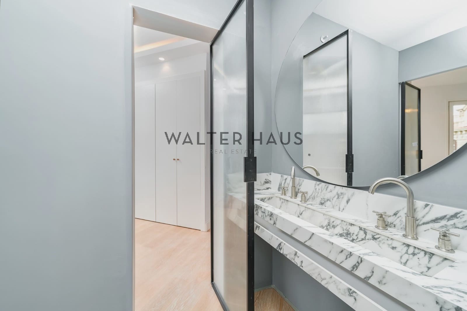 3 soveværelse Lejlighed til salg i Barcelona by - € 1.090.000 (Ref: 8989581)