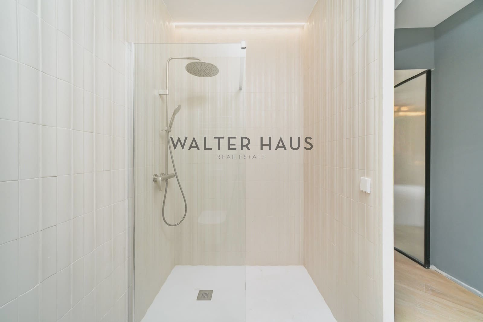 3 soveværelse Lejlighed til salg i Barcelona by - € 1.090.000 (Ref: 8989581)