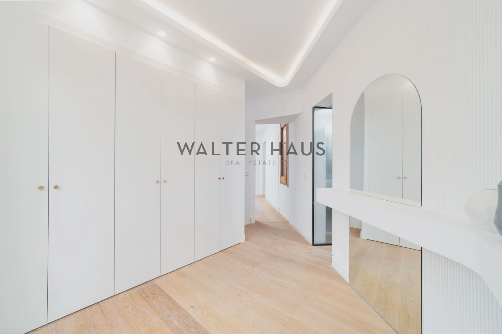 3 soveværelse Lejlighed til salg i Barcelona by - € 1.090.000 (Ref: 8989581)