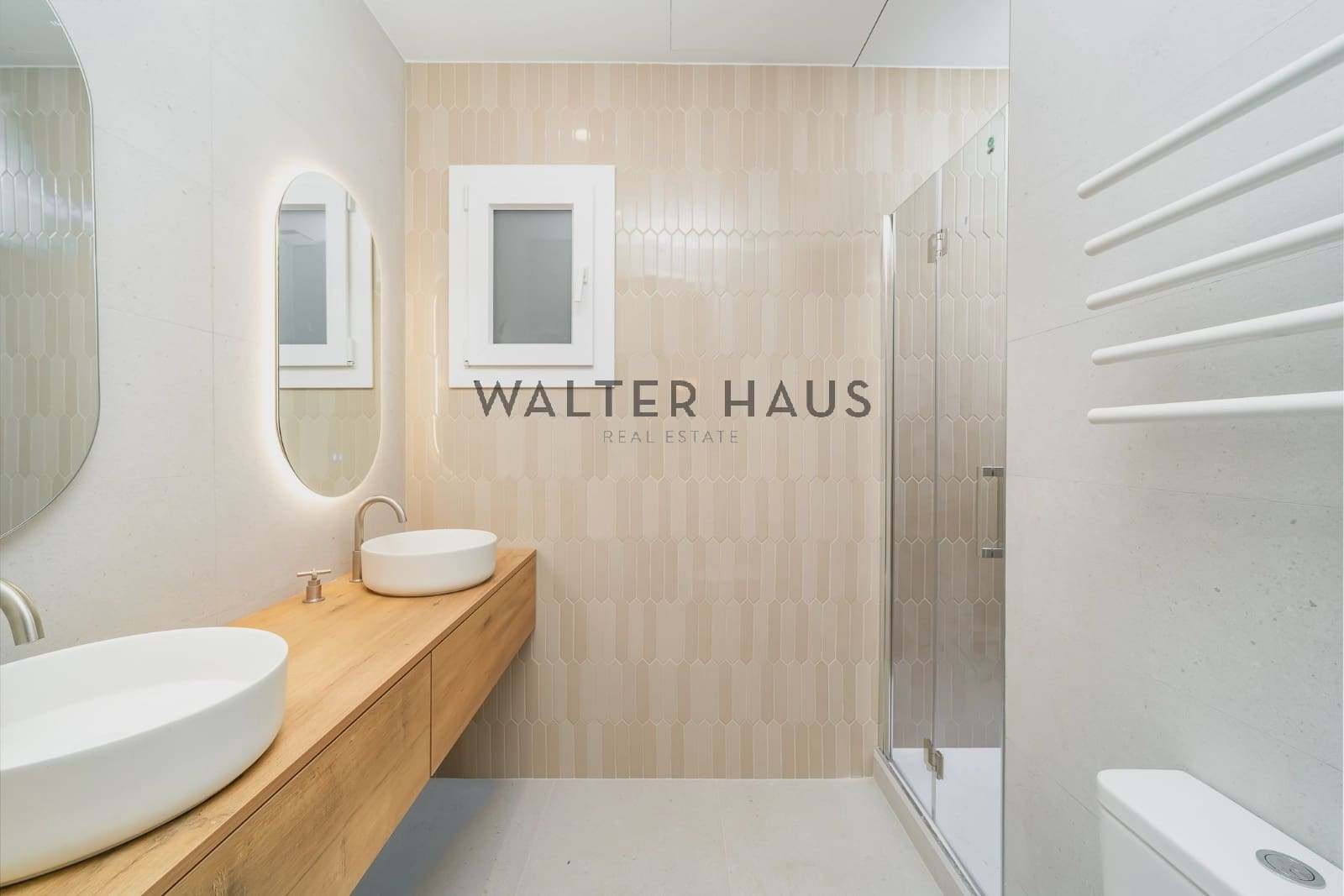 3 soveværelse Lejlighed til salg i Barcelona by - € 1.090.000 (Ref: 8989581)