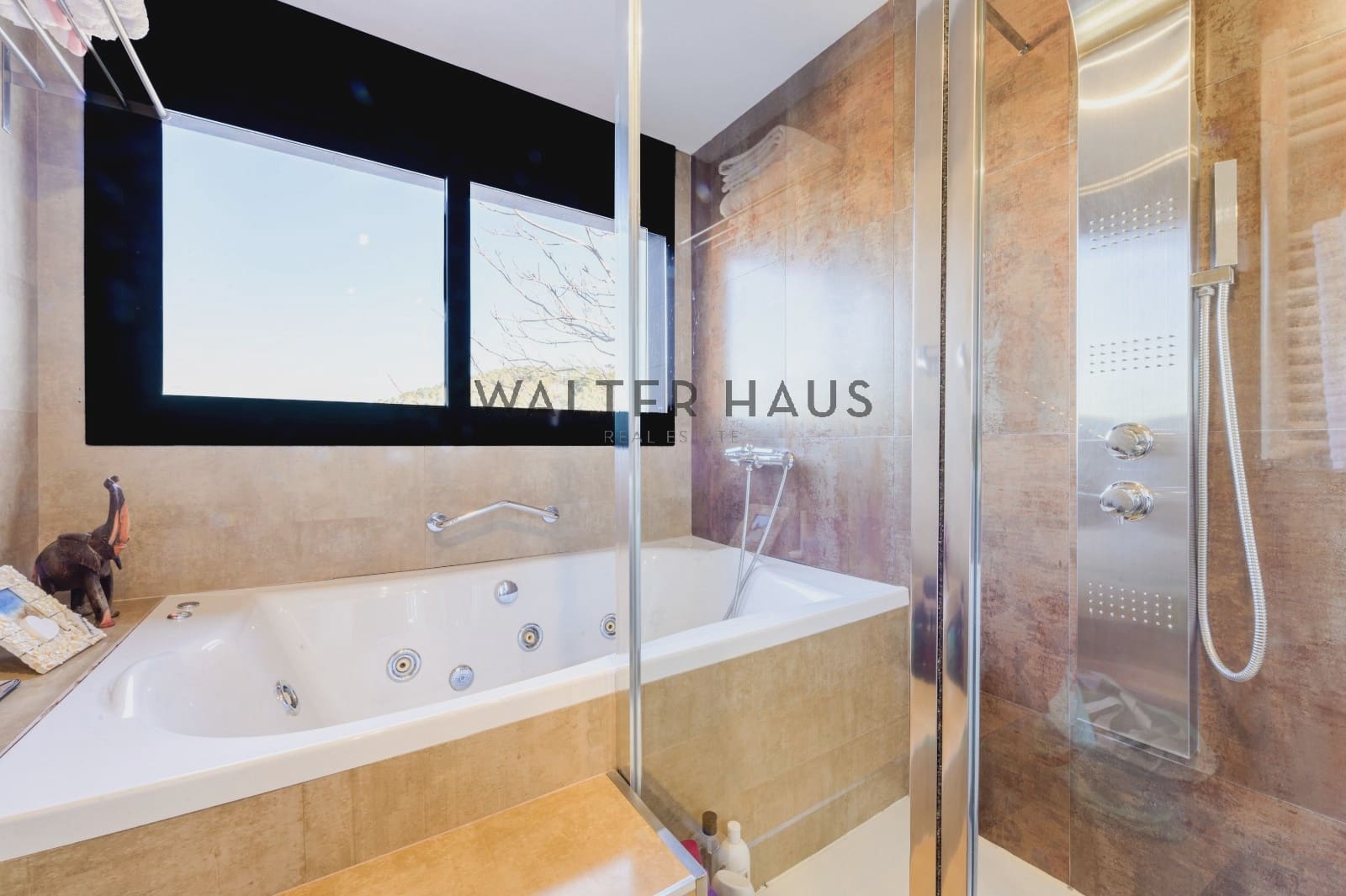 6 soverom Villa til salgs i Barcelona by med svømmebasseng - € 2 550 000 (Ref: 8989583)