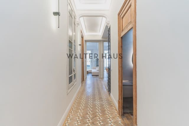 4 bedroom Flat for sale in Sant Antoni, Barcelona city - € 1,650,000 (Ref: 8992358)