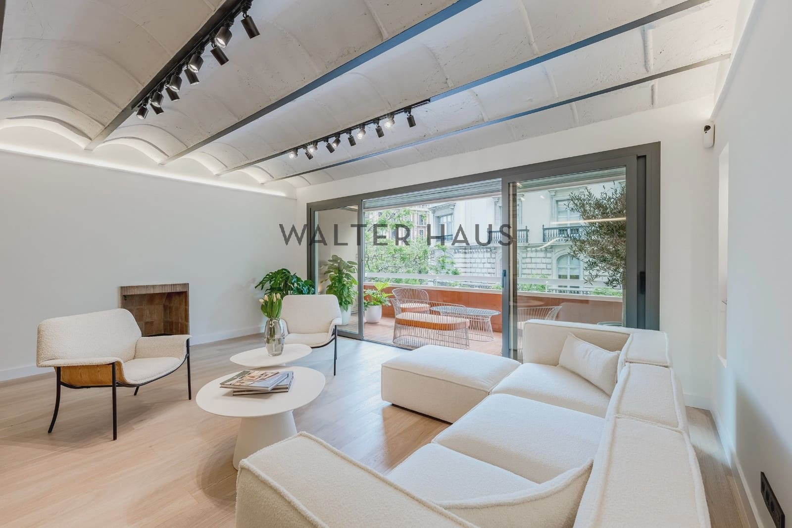 5 bedroom Flat for sale in Barcelona city - € 1,500,000 (Ref: 8993049)