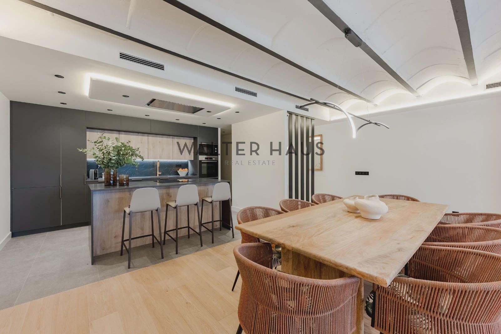 5 bedroom Flat for sale in Barcelona city - € 1,500,000 (Ref: 8993049)