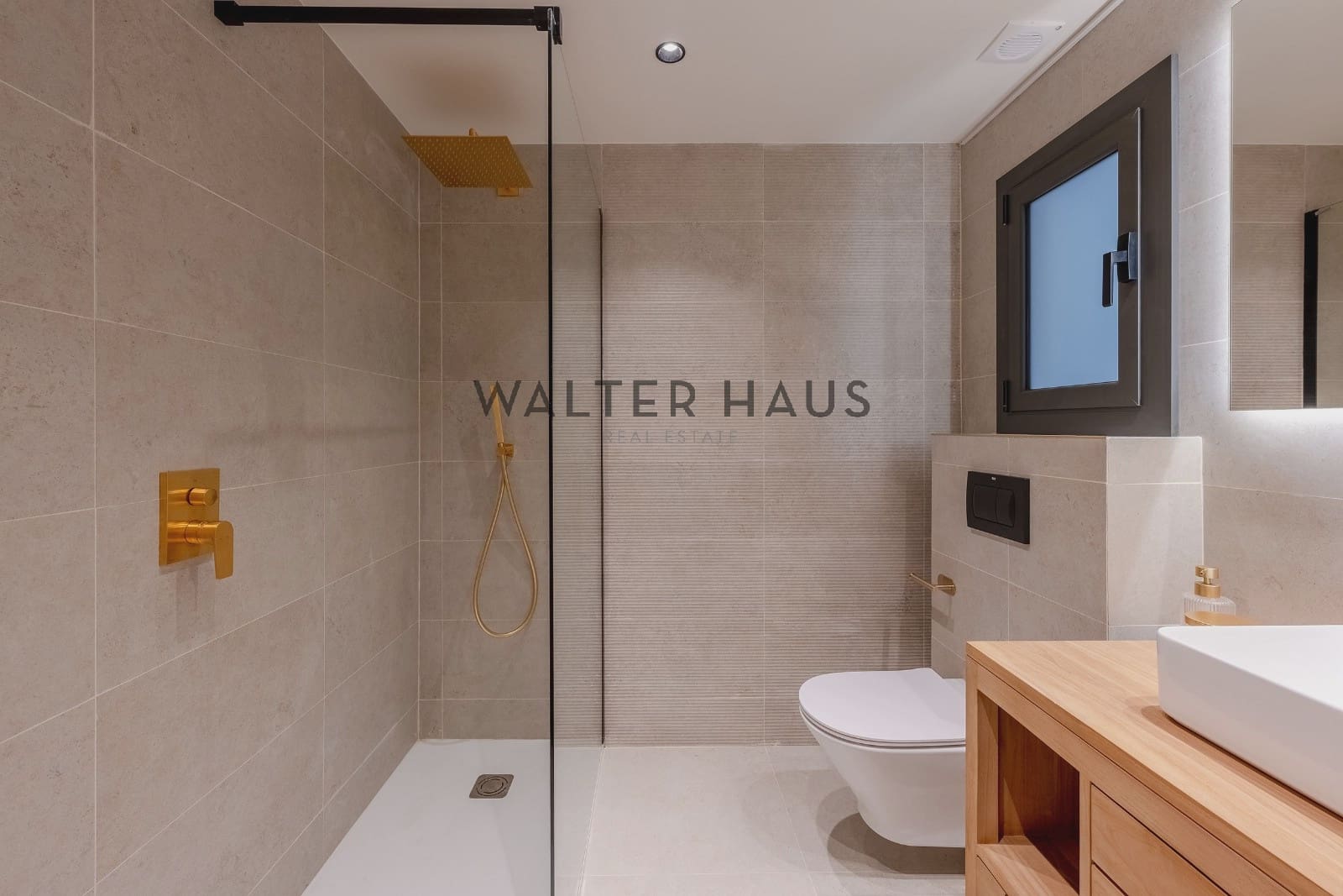 5 bedroom Flat for sale in Barcelona city - € 1,500,000 (Ref: 8993049)