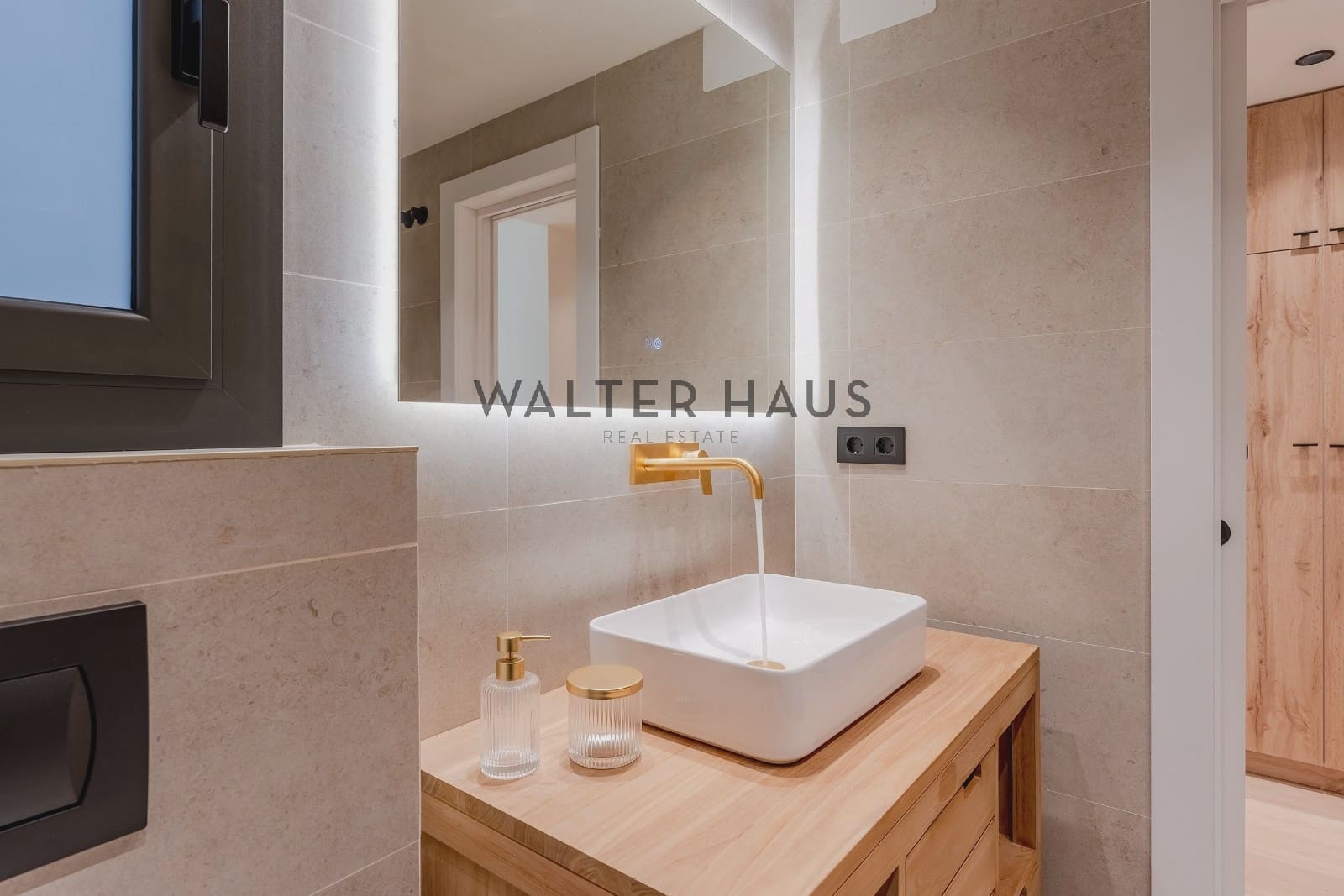 5 bedroom Flat for sale in Barcelona city - € 1,500,000 (Ref: 8993049)