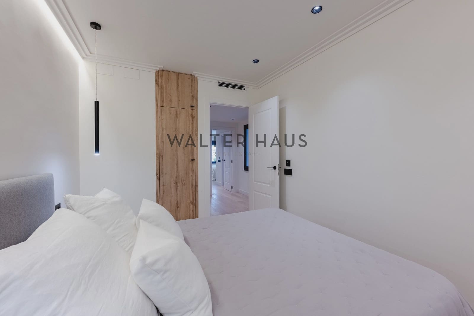5 bedroom Flat for sale in Barcelona city - € 1,500,000 (Ref: 8993049)