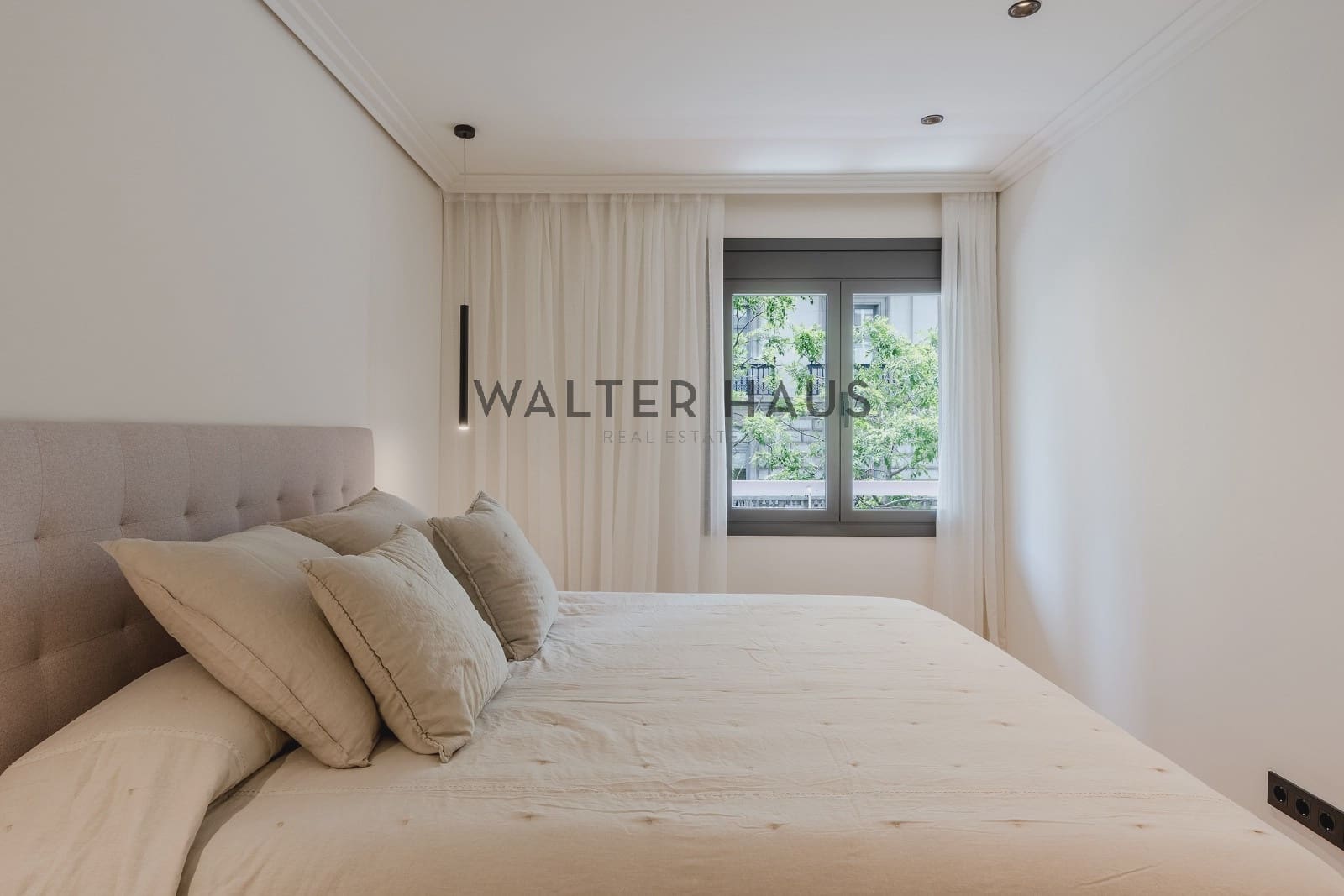 5 bedroom Flat for sale in Barcelona city - € 1,500,000 (Ref: 8993049)