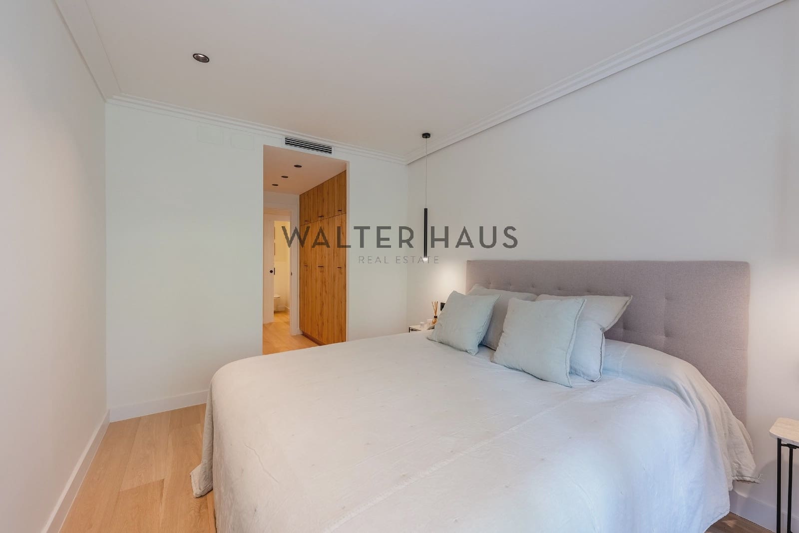 5 bedroom Flat for sale in Barcelona city - € 1,500,000 (Ref: 8993049)