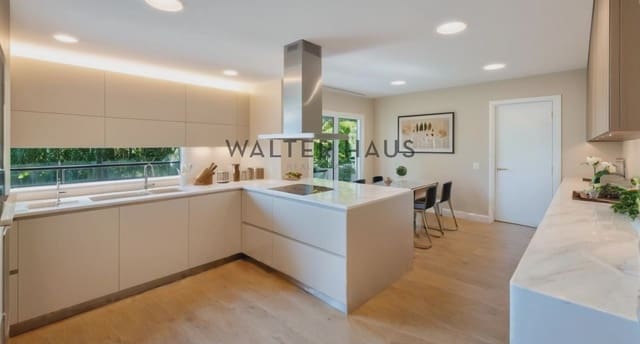 6 bedroom Villa for sale in Valldoreix, Sant Cugat del Vallès with pool - € 1,450,000 (Ref: 8997730)