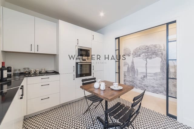 3 bedroom Flat for sale in Almagro, Madrid city with pool - € 2,350,000 (Ref: 9006096)