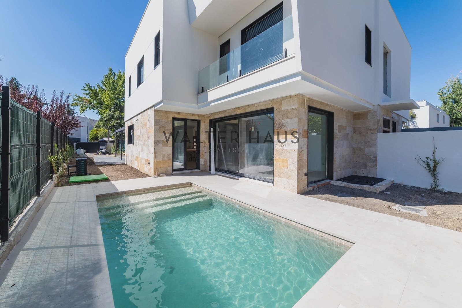 3 soverom Villa til salgs i Madrid by med svømmebasseng - € 1 598 000 (Ref: 9013108)