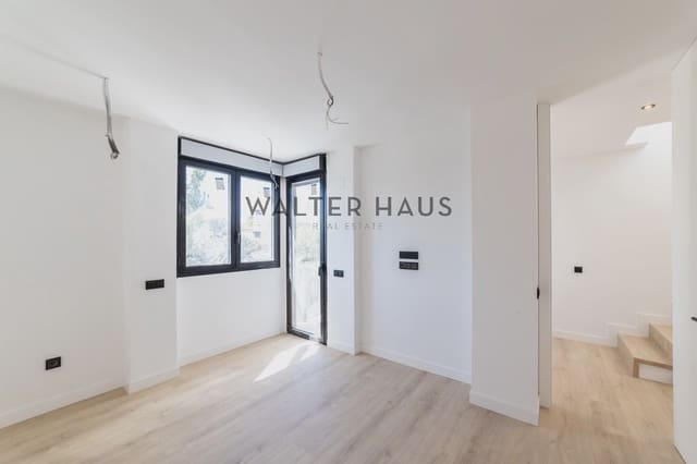 3 bedroom Villa for sale in Madrid city with pool - € 1,598,000 (Ref: 9013108)