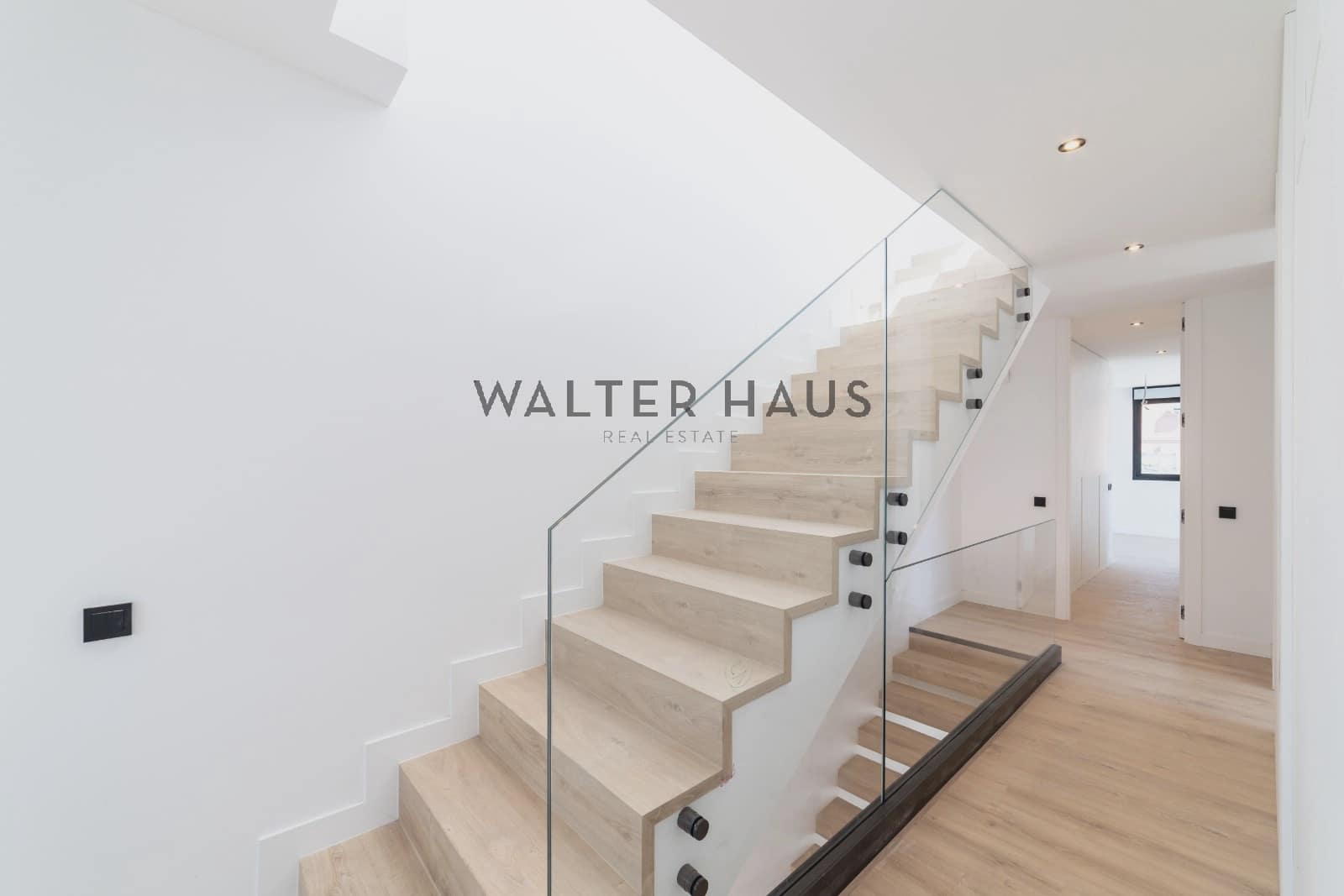 3 soverom Villa til salgs i Madrid by med svømmebasseng - € 1 598 000 (Ref: 9013108)