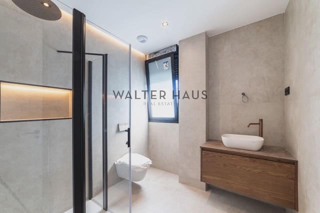 3 bedroom Villa for sale in Madrid city with pool - € 1,598,000 (Ref: 9013108)