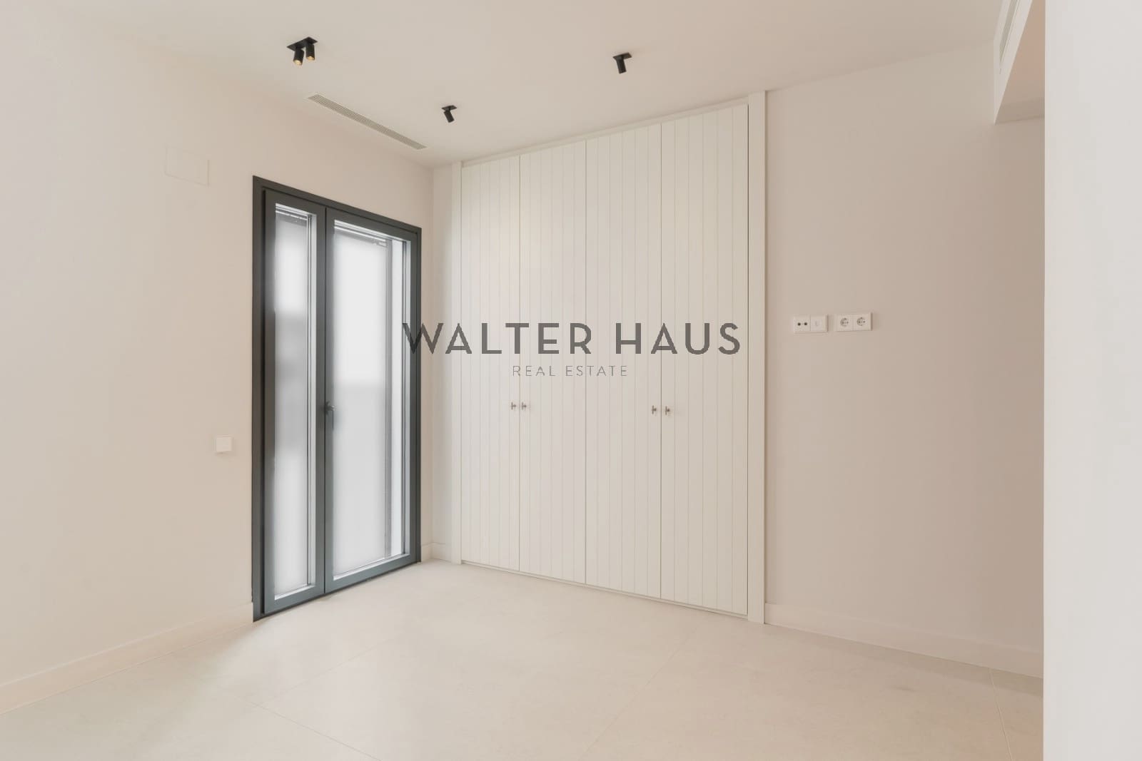 4 soveværelse Lejlighed til salg i Barcelona by med swimmingpool - € 1.773.000 (Ref: 9015483)