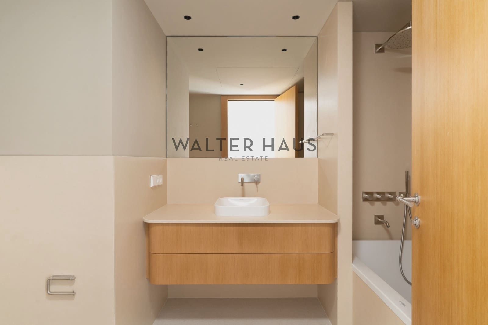 4 soveværelse Lejlighed til salg i Barcelona by med swimmingpool - € 1.773.000 (Ref: 9015483)