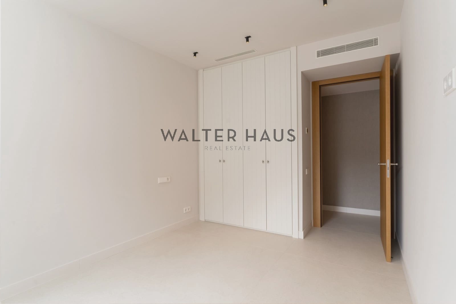 4 soveværelse Lejlighed til salg i Barcelona by med swimmingpool - € 1.773.000 (Ref: 9015483)