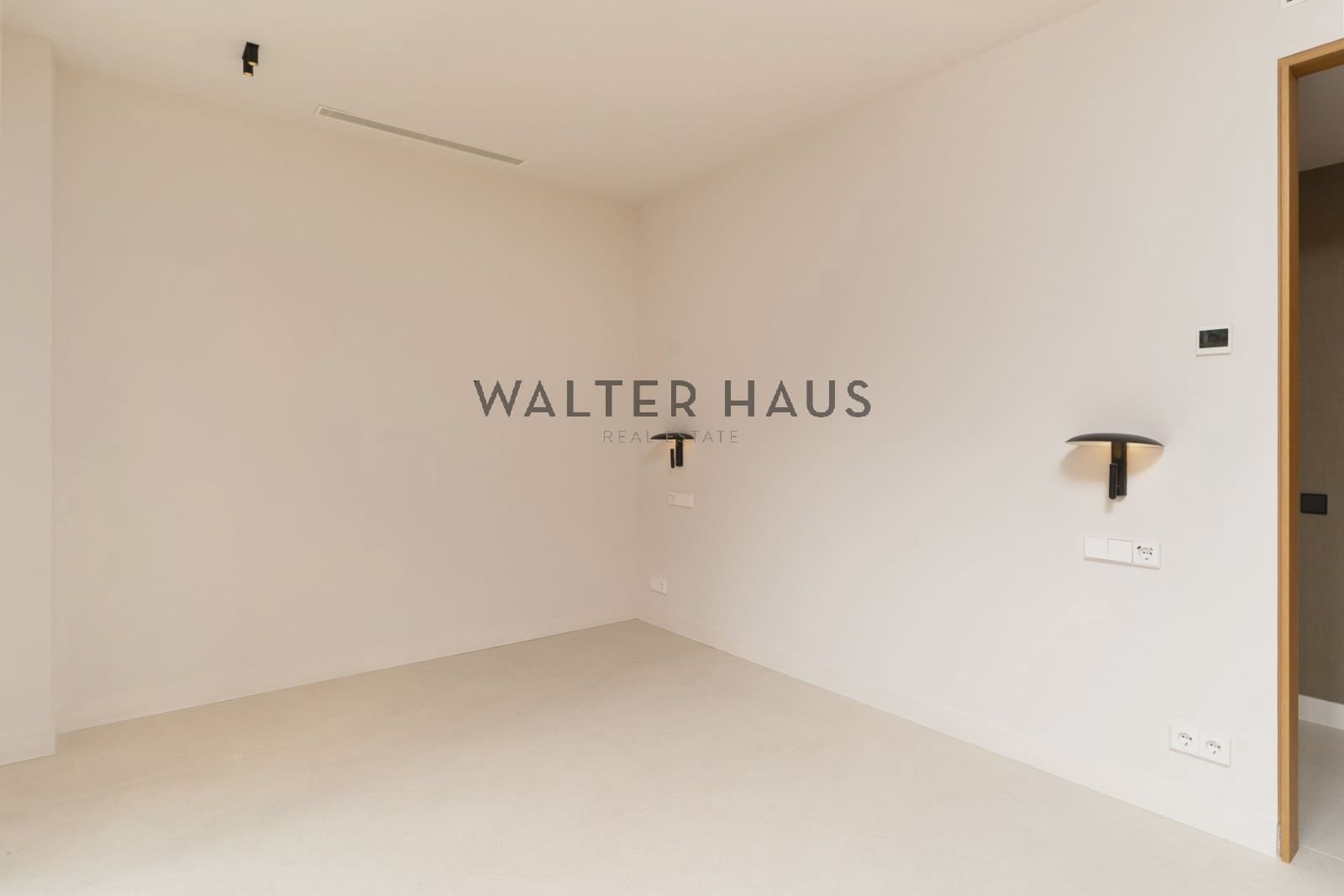 4 soveværelse Lejlighed til salg i Barcelona by med swimmingpool - € 1.773.000 (Ref: 9015483)