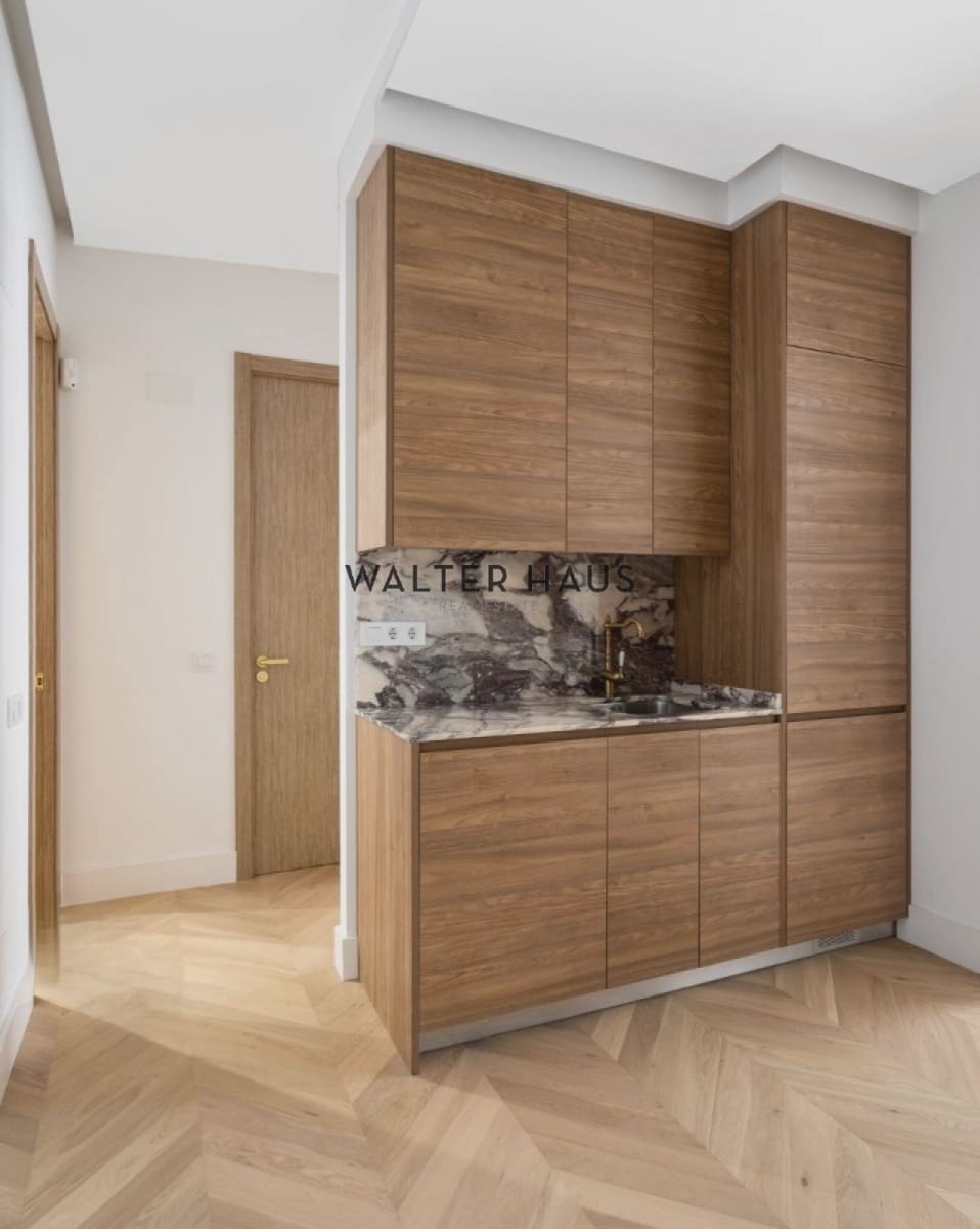 2 soveværelse Lejlighed til salg i Madrid by med swimmingpool - € 790.000 (Ref: 9019554)