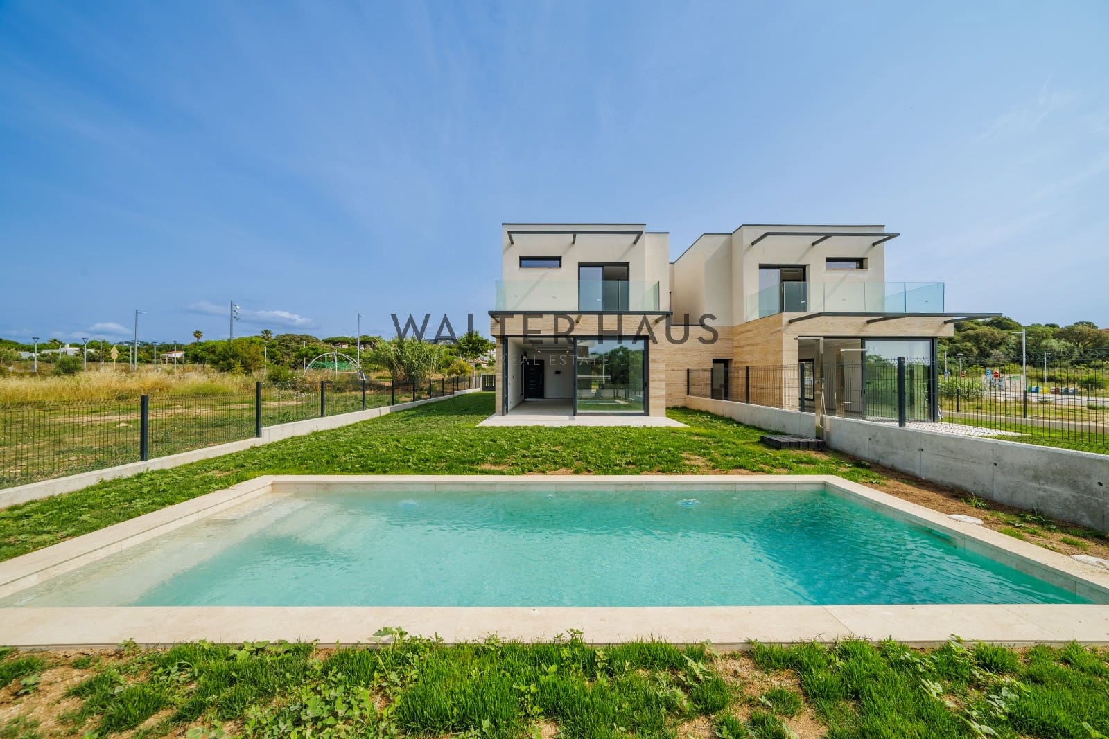 4 soveværelse Villa til salg i S'Agaro med swimmingpool - € 1.295.000 (Ref: 9035641)