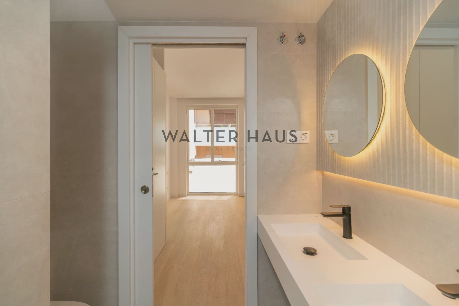 3 soveværelse Penthouse til salg i Barcelona by - € 890.000 (Ref: 9035642)